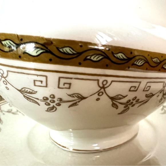 Vintage Gravy Boat & Tray - Picture 5 of 15